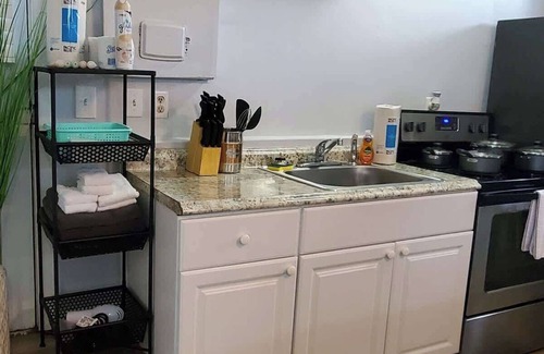 Lenoir City Casa | Centro de la ciudad de Lenoir Tiny Home