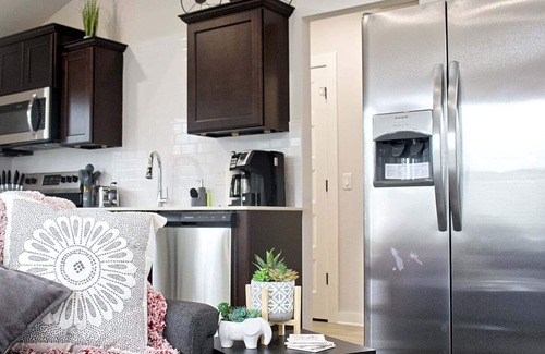 Centerton Casa | Tiny Home near MTB Trails, Wal-Mart HQ, Sleeps 6+