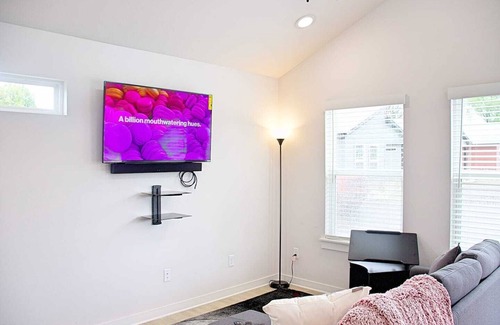 Centerton Casa | Tiny Home near MTB Trails, Wal-Mart HQ, Sleeps 6