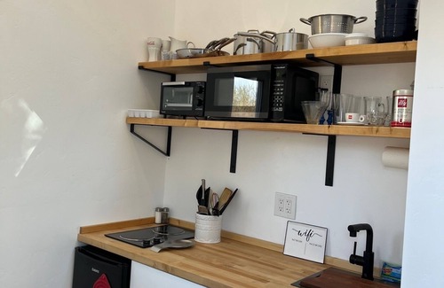 Eagle Cabina | Tiny Home on horse property in Eagle: close to trails/town with private hot tub