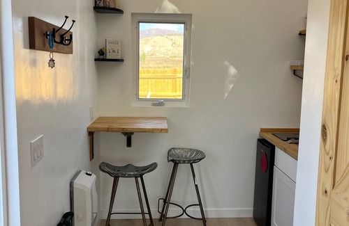 Eagle Cabina | Tiny Home on horse property in Eagle: close to trails/town with private hot tub