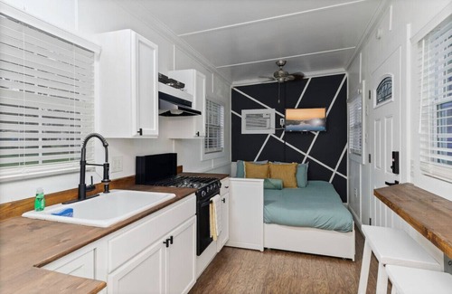 Kissimmee Apartamento | Tiny Home on Wheels! Firepit + Close to Disney!