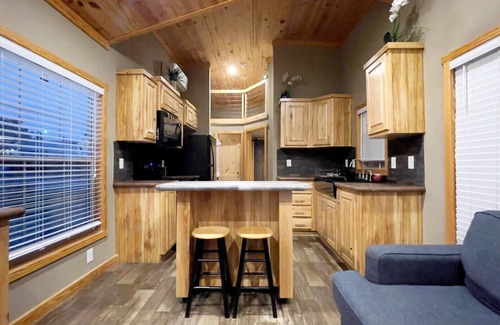 Wyldwood Casa | Tiny Home Retreat Near Austin: Perfect for Couples or Groups of Four 🌿