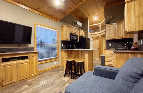 Wyldwood Casa | Tiny Home Retreat Near Austin: Perfect for Couples or Groups of Four 🌿