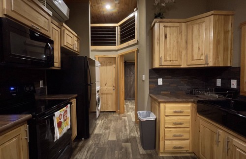 Wyldwood Casa | Tiny Home Retreat Near Austin: Perfect for Couples or Groups of Four 🌿