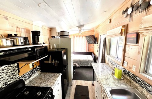 Farmington Falls Cabaña | Tiny Home ski Sugarloaf, Saddleback & Sunday River, pet friendly, furnished