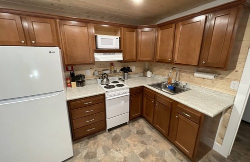New Pekin Casa | Tiny home with a cabin feel