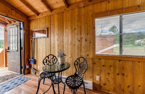 Mayhill Apartamento | Tiny Home with Covered Porch in Cloudcroft Area!