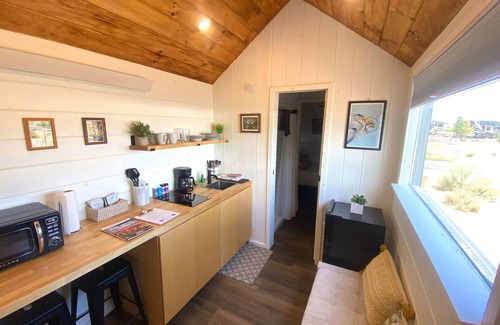 Grand Junction Casa | Tiny home with one queen bed on main floor.