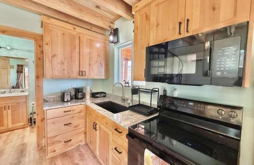 Kanab Casa | Tiny home with panoramic views & excellent stargazing