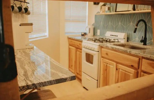 Barelas Casa | Tiny House Agave at Cactus Flower+Hot Tub+Pet Friendly+No Pet Fee!