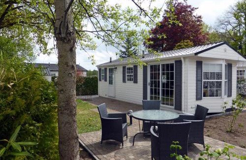 Municipality of Oisterwijk Chalet De Esquí | Tiny house Appelvinkje, huisje met bedstee in bosrijke omgeving