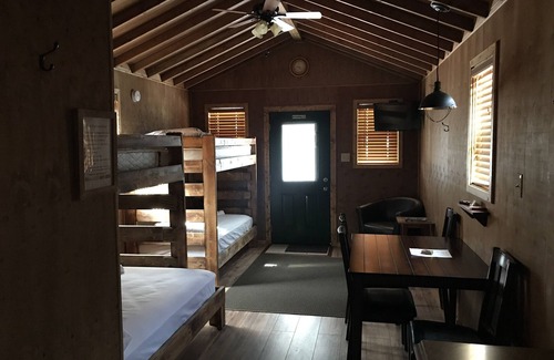 Delacroix Cabina | Cabinas y embarcadero "Isla Delacroix, Louisiana"