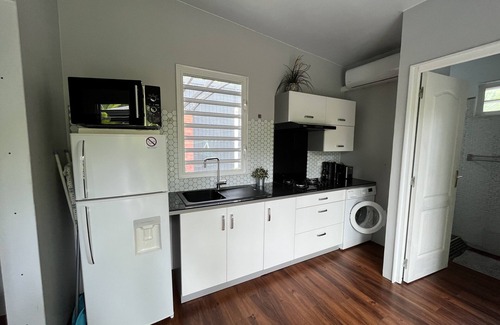 Punaauia Casa | Tiny house by the beach with its private pool