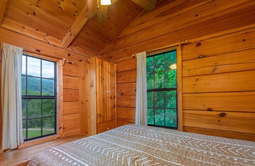 Candler Casa | Tiny House Cabin Astonishing Views