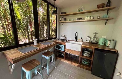 Palma Cabina | Tiny House in La Fortuna with Jacuzzi and Pool
