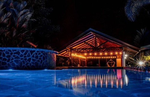 Palma Cabina | Tiny House in La Fortuna with Jacuzzi and Pool