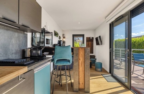 Aix-les-Bains Apartamento | Tiny House in the hills above Aix Les Bains, 20 minutes from skiing and 10 minutes from the lake!