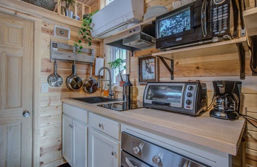 Woodland Park Cabaña | Tiny House!in the Mountains Near Pikes Peak W/ac