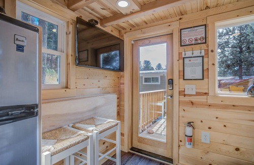 Woodland Park Cabaña | Tiny House!in the Mountains Near Pikes Peak W/ac