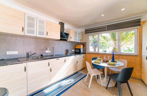 La Asomada Apartamento | Tiny House MADORA - sea view - amazing garden - quiet location - Bodegas & hiking trails nearby