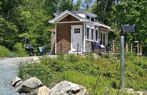 Lower Waterford Cabaña | Tiny House Nature Retreat
