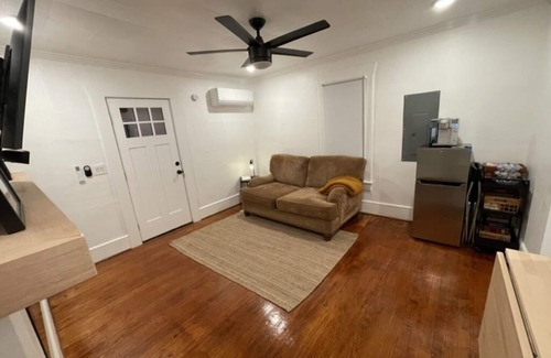 Norfolk Casa | Tiny House Near Beach & Naval Base - Privacy Fence
