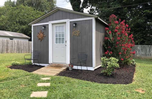 Hillview Casa | Tiny House Near Louisville