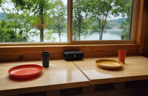 Bentonville Cabina | Tiny house on Ohio River cozy, relaxing, peaceful, fishing, kayaking, w/ hot tub