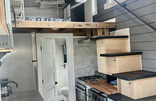 Dorchester Casa | Tiny House on Upper Iowa River w/ hot tub