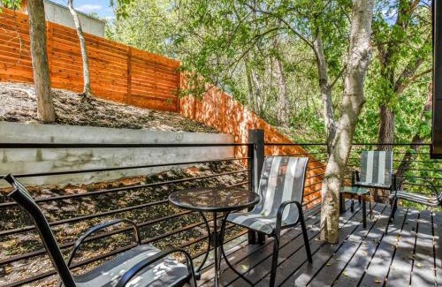 MLK Casa | Tiny House-Sleeps 4-Kitchen-Washer/Dryer-Patio