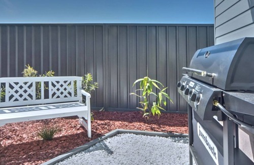 Sanctuary Point Cabina | Tiny House Stayz Stay for 3 Pay for 2! - House 3