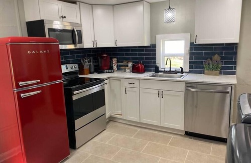 Mount Holly Casa | Tiny House w/ 1st Class Amenities- 12 Min to CLT