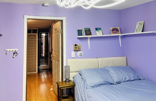 Shoreline Cabaña | Tiny House with private Hot Tub near Seattle