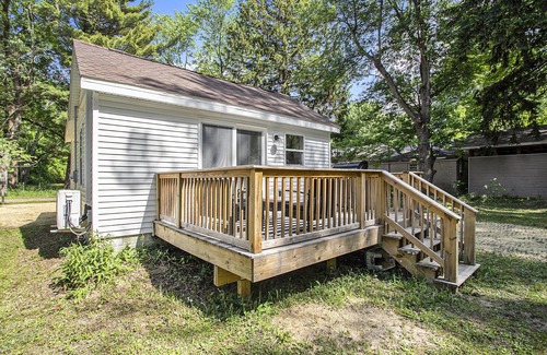 Harbert Cabaña | Tiny Sawyer Cottage Under the Pines