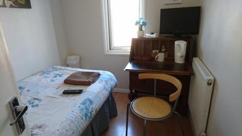 Harlington Casa | Tiny Single shared bathroom Room ssbyr