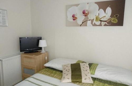 Harlington Casa | Tiny Single shared bathroom Room ssbyr