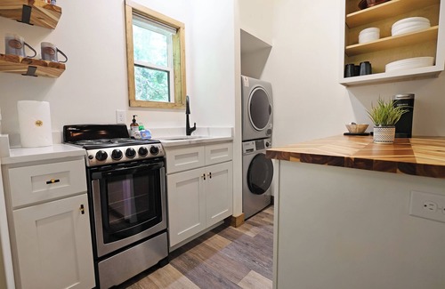Bynum Casa | Tiny Tarheel: Cozy Retreat Near UNC-Tiny House