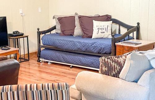 Hico Casa | Tiny Town The Kid Spacious Cabin Animals Fire Pit by Vacation Your Way