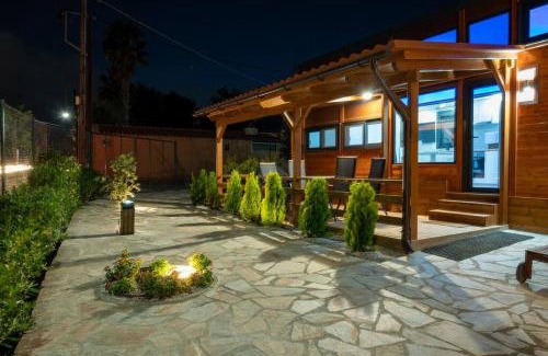 Gazi Chalet De Esquí | Tiny Villa among the olives