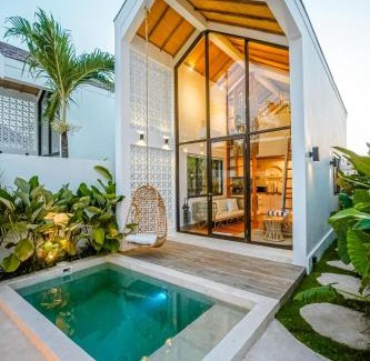 Beraban Villa | Tiny Villa Nyanyi - Cozy Mezzanine 4 mins from Beach