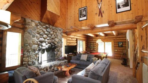Yosemite West Casa | Tioga Logs