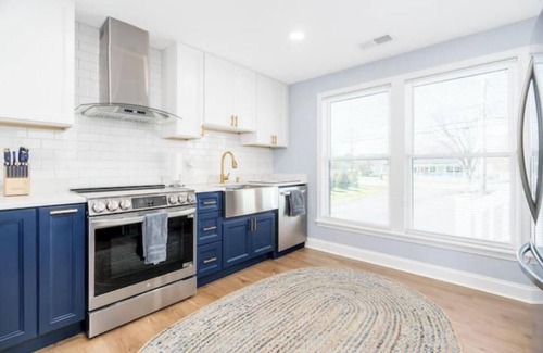 North East Casa | Tip Of The Town Fresh and New 3 Bedroom Nest