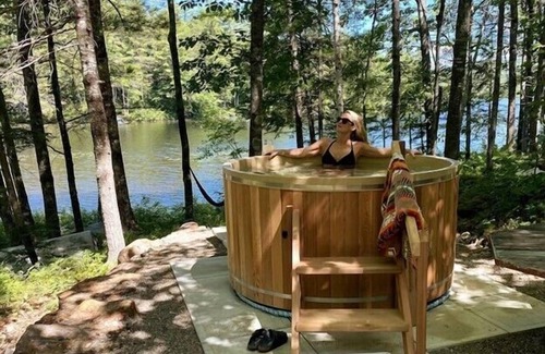 Brooks Alquiler De RV | Lakefront & Exceptional Camping Experience