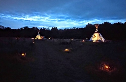 Lewisburg Cabina | Tipi Creek Glamping With Hot Tub