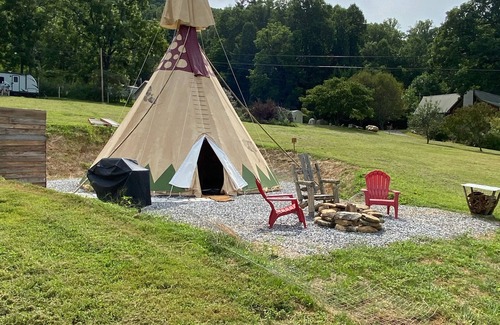 Cullowhee Alquiler De RV | Tipi Tranquility-Glamping at it's best