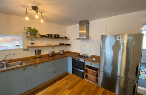 New Forest District Casa | Tipsy Cottage with fire-pit and BBQ