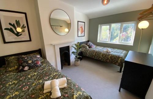 New Forest District Casa | Tipsy Cottage with fire-pit and BBQ