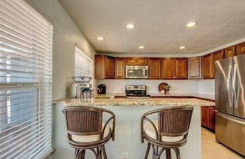 Fort Myers Casa | TIPSY TIKI - Pool, Canal, Outdoor Bar, King Bed