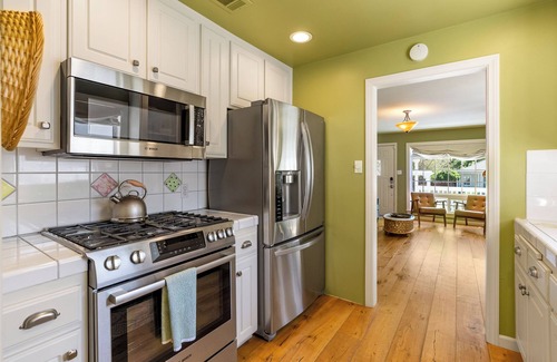 Paso Robles Cabaña | Tipsyon12th |Walk2DT| Pet friendly